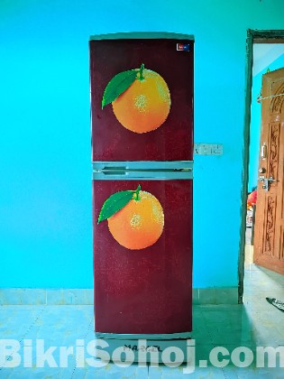 Almari,  Sofa,  Fridge